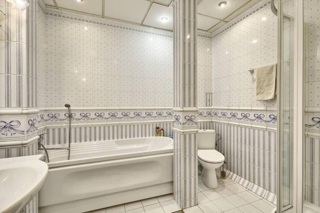Apartment Near Bessarabsky Square Kiev Eksteriør bilde